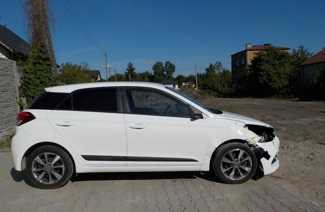 Hyundai i20 cena 20900 przebieg: 84448, rok produkcji 2018 z Niepołomice małe 436